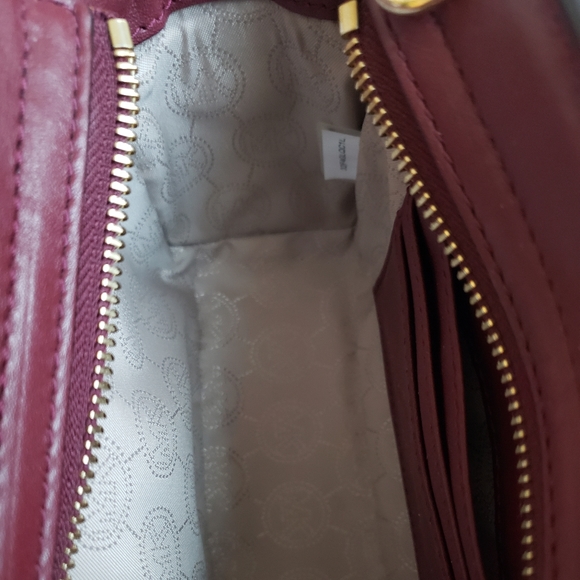 Michael Kors Mini Selma Crossbody - Picture 9 of 17